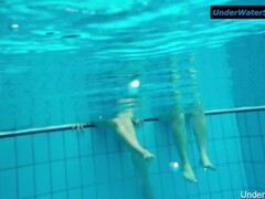 Two hot teens underwater Thumb