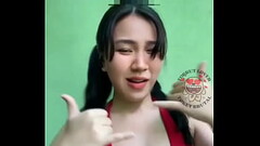 Cewek indo pakai tanktop merah joget depan webcam Thumb